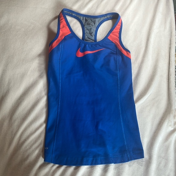 comfy nike athletic tanktop - Picture 1 of 3